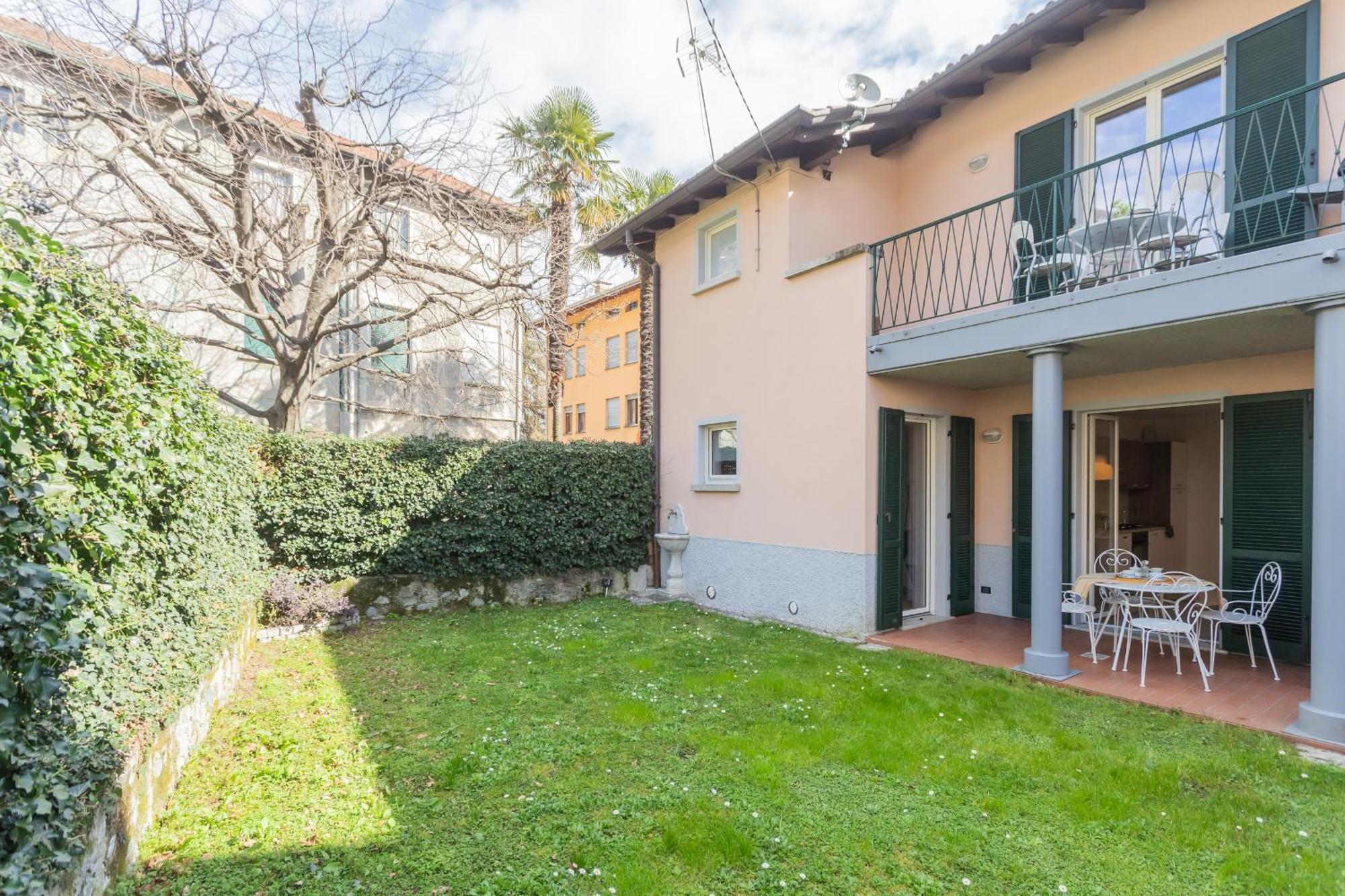Ponente Balcony & Garden By Rent All Como Gravedona Exterior foto